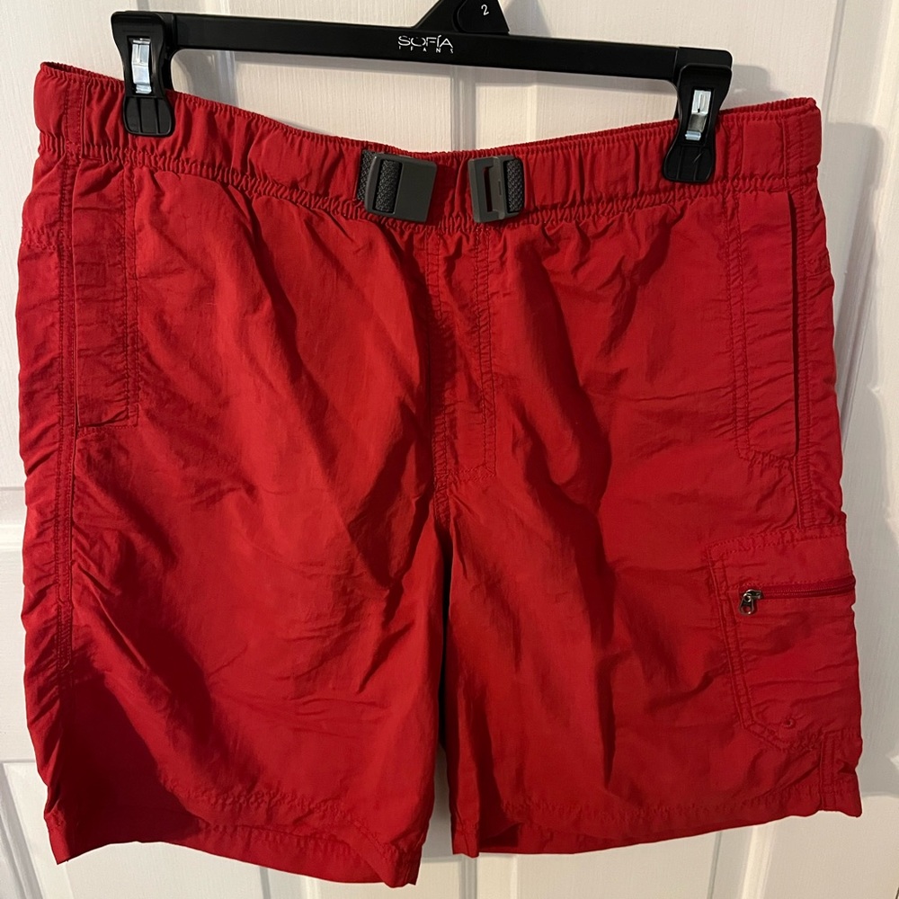 Columbia Sportswear Shorts, Size small, color red